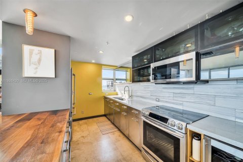 Снять в аренду кондоминиум в Норт-Бей-Виллидж, Флорида 3 спальни, 159.05м2, № 1985908 - фото 29