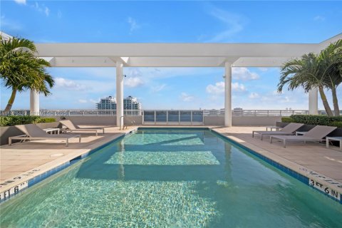 Снять в аренду кондоминиум в Норт-Бей-Виллидж, Флорида 3 спальни, 159.05м2, № 1985908 - фото 4