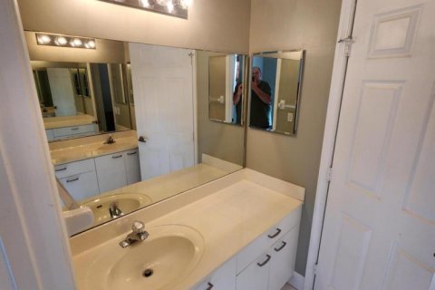 Купить виллу или дом в Пемброк-Пайнс, Флорида 3 комнаты, 302.86м2, № 2086045 - фото 20