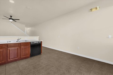 Townhouse in Kissimmee, Florida 3 bedrooms, 126.53 sq.m. № 2201872 - photo 12