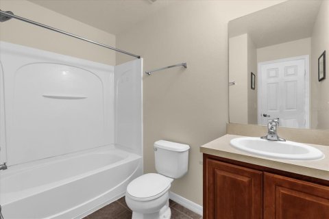 Townhouse in Kissimmee, Florida 3 bedrooms, 126.53 sq.m. № 2201872 - photo 13