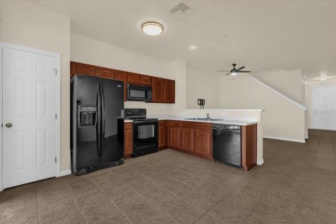 Townhouse in Kissimmee, Florida 3 bedrooms, 126.53 sq.m. № 2201872 - photo 11