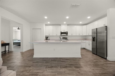 House in Davenport, Florida 4 bedrooms, 202.71 sq.m. № 1813539 - photo 22