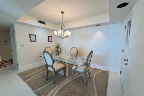 Condo in Longboat Key, Florida, 2 bedrooms  № 2143794 - photo 10