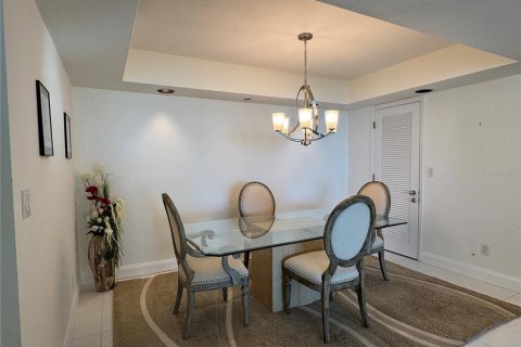 Condo in Longboat Key, Florida, 2 bedrooms  № 2143794 - photo 11