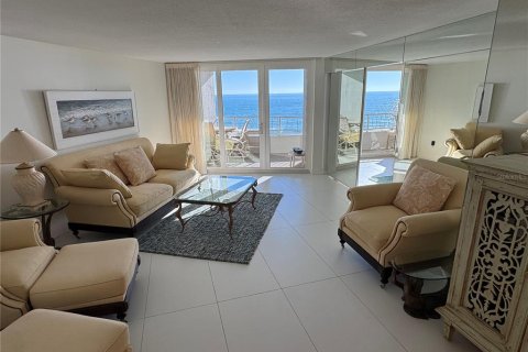 Condo in Longboat Key, Florida, 2 bedrooms  № 2143794 - photo 8