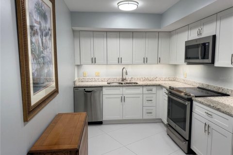 Condo in Longboat Key, Florida, 2 bedrooms  № 2143794 - photo 13