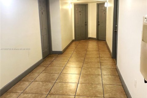 Condo in Miami, Florida, 2 bedrooms  № 1951648 - photo 17