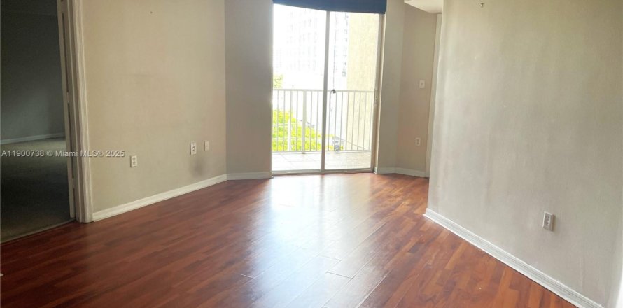 Condo in Miami, Florida, 2 bedrooms  № 1951648