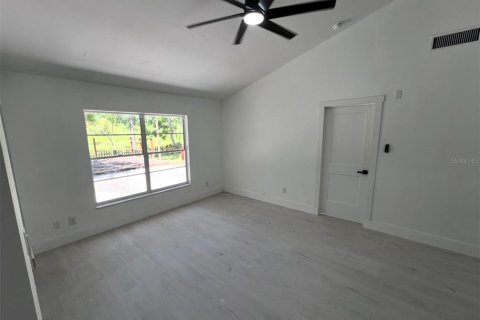 Casa en venta en Tampa, Florida, 4 dormitorios, 131.27 m2 № 2230235 - foto 12