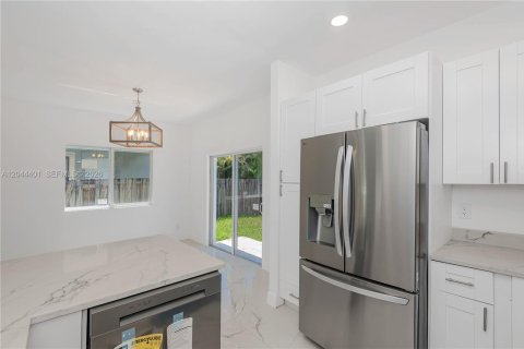 Villa ou maison à vendre à Dania Beach, Floride: 4 chambres № 2243266 - photo 12