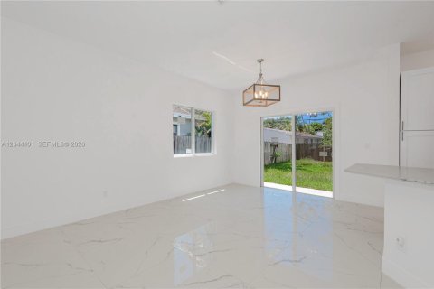 Villa ou maison à vendre à Dania Beach, Floride: 4 chambres № 2243266 - photo 6