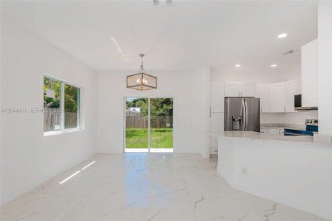 Villa ou maison à vendre à Dania Beach, Floride: 4 chambres № 2243266 - photo 5