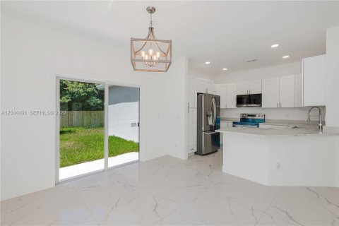 Villa ou maison à vendre à Dania Beach, Floride: 4 chambres № 2243266 - photo 10