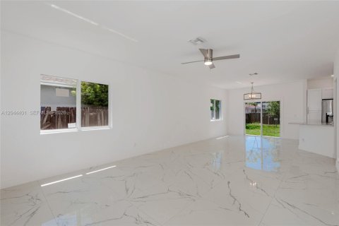 Villa ou maison à vendre à Dania Beach, Floride: 4 chambres № 2243266 - photo 3