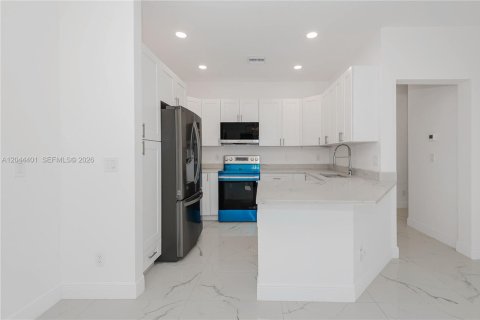 Villa ou maison à vendre à Dania Beach, Floride: 4 chambres № 2243266 - photo 8