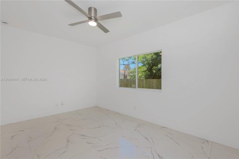 Villa ou maison à vendre à Dania Beach, Floride: 4 chambres № 2243266 - photo 14