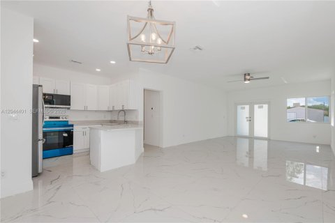 Villa ou maison à vendre à Dania Beach, Floride: 4 chambres № 2243266 - photo 7