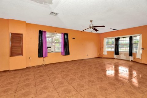 Casa en venta en Tampa, Florida, 2 dormitorios, 174.47 m2 № 1844472 - foto 9
