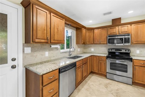 House in Saint Petersburg, Florida 3 bedrooms, 194.35 sq.m. № 1904932 - photo 20