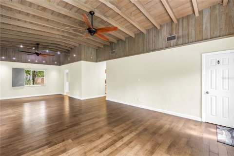 House in Saint Petersburg, Florida 3 bedrooms, 194.35 sq.m. № 1904932 - photo 5
