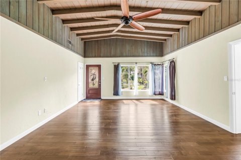 House in Saint Petersburg, Florida 3 bedrooms, 194.35 sq.m. № 1904932 - photo 11