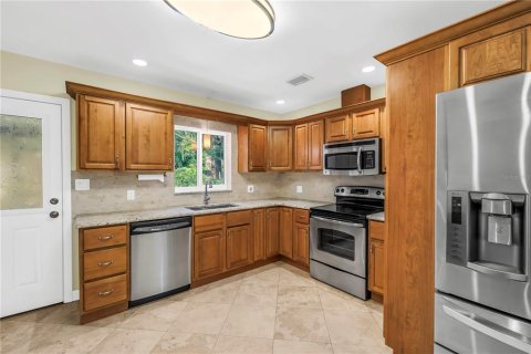 House in Saint Petersburg, Florida 3 bedrooms, 194.35 sq.m. № 1904932 - photo 22