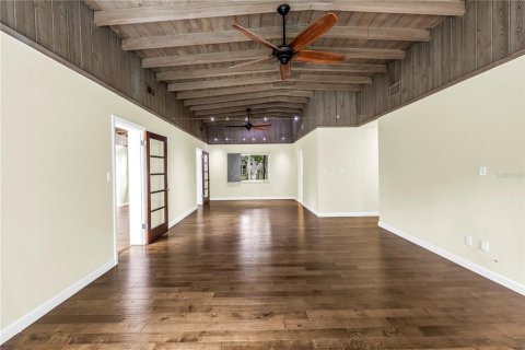 House in Saint Petersburg, Florida 3 bedrooms, 194.35 sq.m. № 1904932 - photo 9