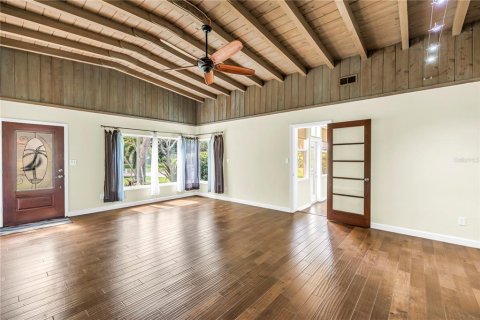 House in Saint Petersburg, Florida 3 bedrooms, 194.35 sq.m. № 1904932 - photo 12