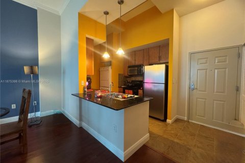 Condo in Miami, Florida, 1 bedroom  № 1921786 - photo 11