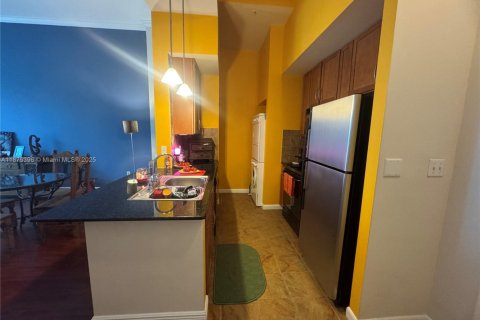 Condo in Miami, Florida, 1 bedroom  № 1921786 - photo 13