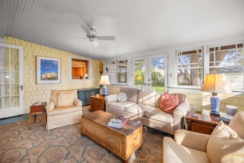 House in Dunedin, Florida 4 bedrooms, 214.42 sq.m. № 2199664 - photo 21