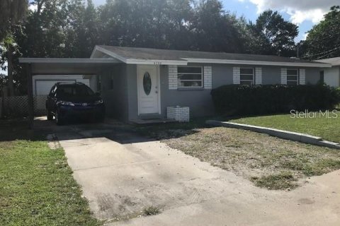 House in Tampa, Florida 3 bedrooms, 78.04 sq.m. № 1810932 - photo 1
