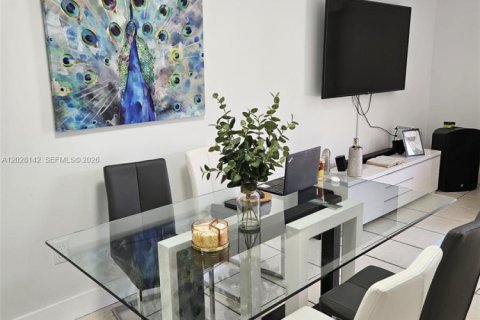 Touwnhouse à louer à Miami, Floride: 2 chambres, 104.05 m2 № 2178832 - photo 10