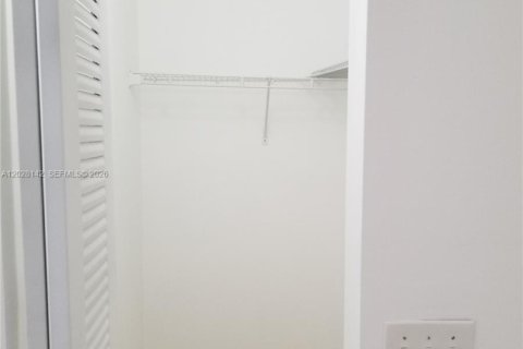 Touwnhouse à louer à Miami, Floride: 2 chambres, 104.05 m2 № 2178832 - photo 27