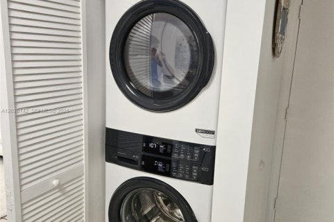 Touwnhouse à louer à Miami, Floride: 2 chambres, 104.05 m2 № 2178832 - photo 8