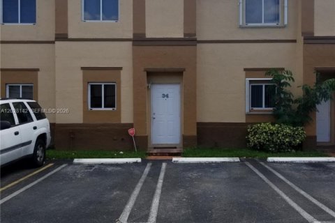 Touwnhouse à louer à Miami, Floride: 2 chambres, 104.05 m2 № 2178832 - photo 2