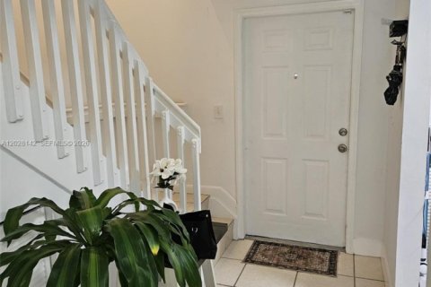 Touwnhouse à louer à Miami, Floride: 2 chambres, 104.05 m2 № 2178832 - photo 14