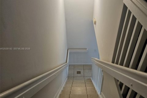 Touwnhouse à louer à Miami, Floride: 2 chambres, 104.05 m2 № 2178832 - photo 16
