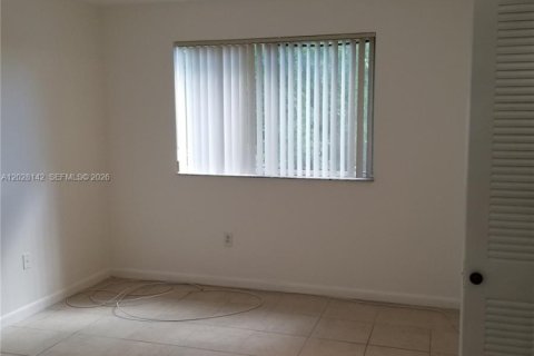 Touwnhouse à louer à Miami, Floride: 2 chambres, 104.05 m2 № 2178832 - photo 26