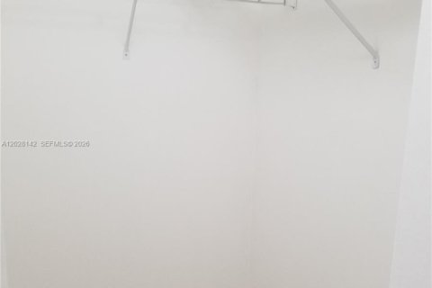 Touwnhouse à louer à Miami, Floride: 2 chambres, 104.05 m2 № 2178832 - photo 28