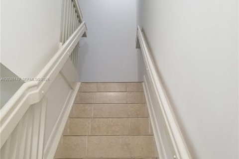 Touwnhouse à louer à Miami, Floride: 2 chambres, 104.05 m2 № 2178832 - photo 24