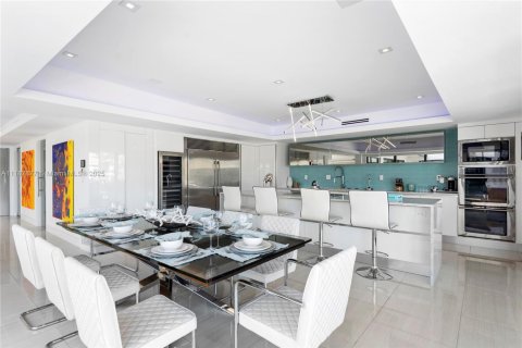 Casa en alquiler en Hollywood, Florida, 5 dormitorios, 363.15 m2 № 2060102 - foto 19