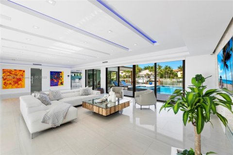 Casa en alquiler en Hollywood, Florida, 5 dormitorios, 363.15 m2 № 2060102 - foto 7