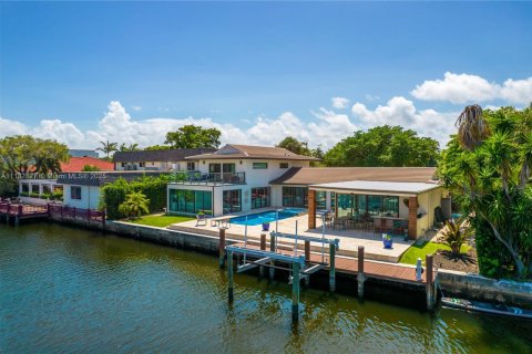 Casa en alquiler en Hollywood, Florida, 5 dormitorios, 363.15 m2 № 2060102 - foto 5