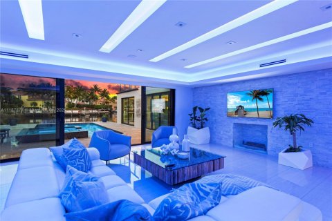 Casa en alquiler en Hollywood, Florida, 5 dormitorios, 363.15 m2 № 2060102 - foto 9