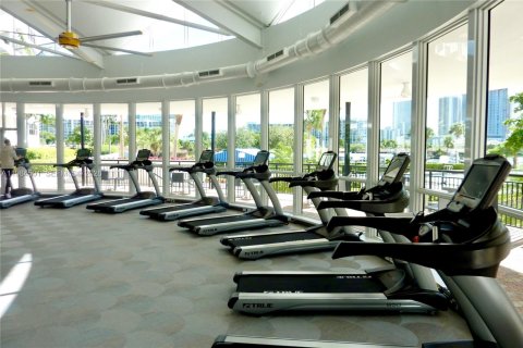 Condo in Hallandale Beach, Florida, 1 bedroom  № 2045719 - photo 23