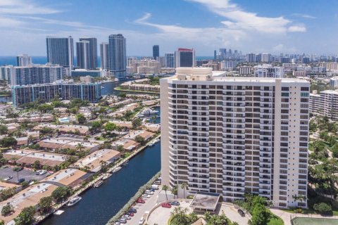 Condominio en venta en Hallandale Beach, Florida, 1 dormitorio, 88.26 m2 № 2045719 - foto 5