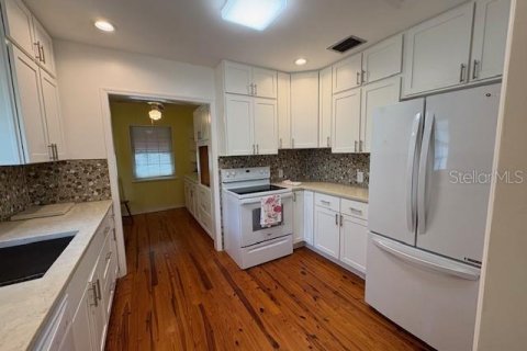 House in Lake Wales, Florida 3 bedrooms, 144.56 sq.m. № 1827027 - photo 10