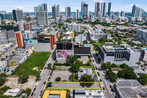 Commercial property in Miami, Florida № 1938981 - photo 14